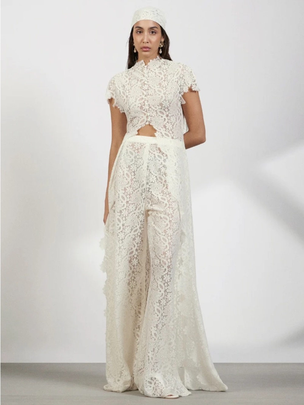 White Lace Three Piece Set - Picture 4 of 9
